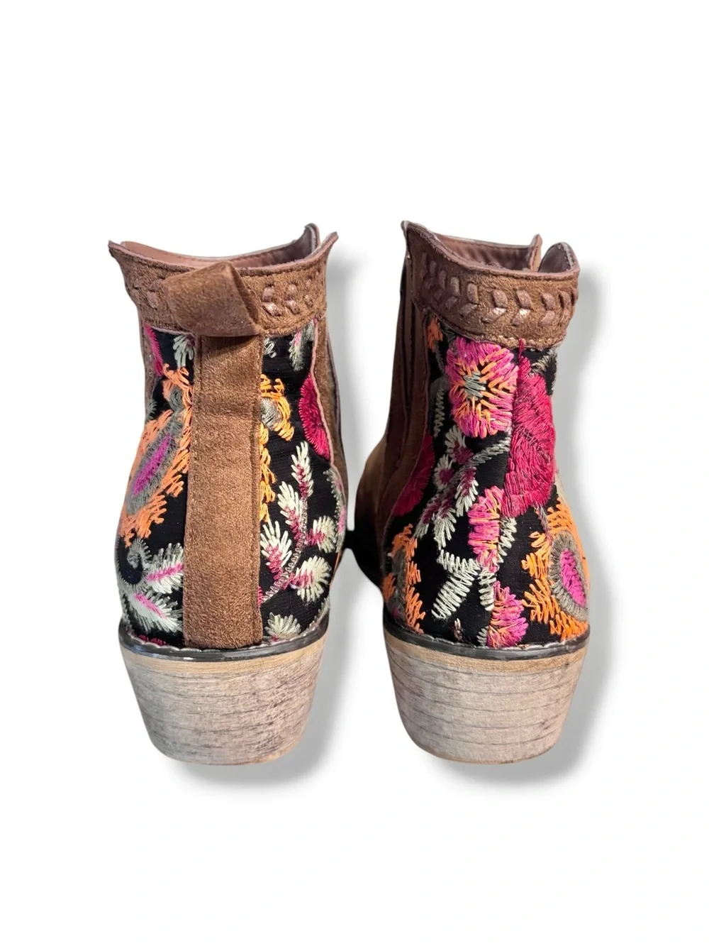 TIARA LOS ANGELES Topa Brown Vegan Suede Ankle Bootie Floral Embroidered Size 7